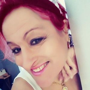 Meet your Posher, Nelia m